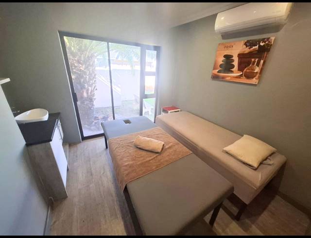 300M² RETAIL FOR SALE IN VANDERBIJLPARK SE 2